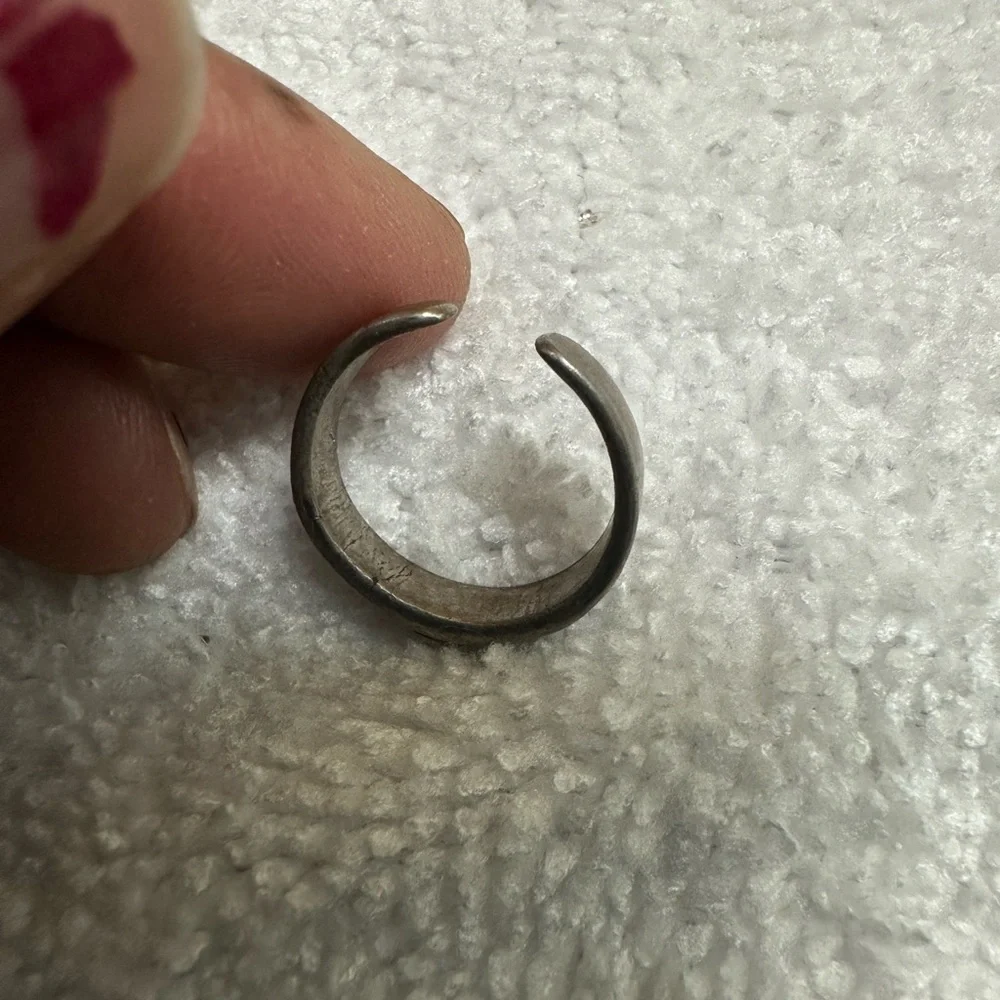 Greek key Pattern Ring and missing a stone